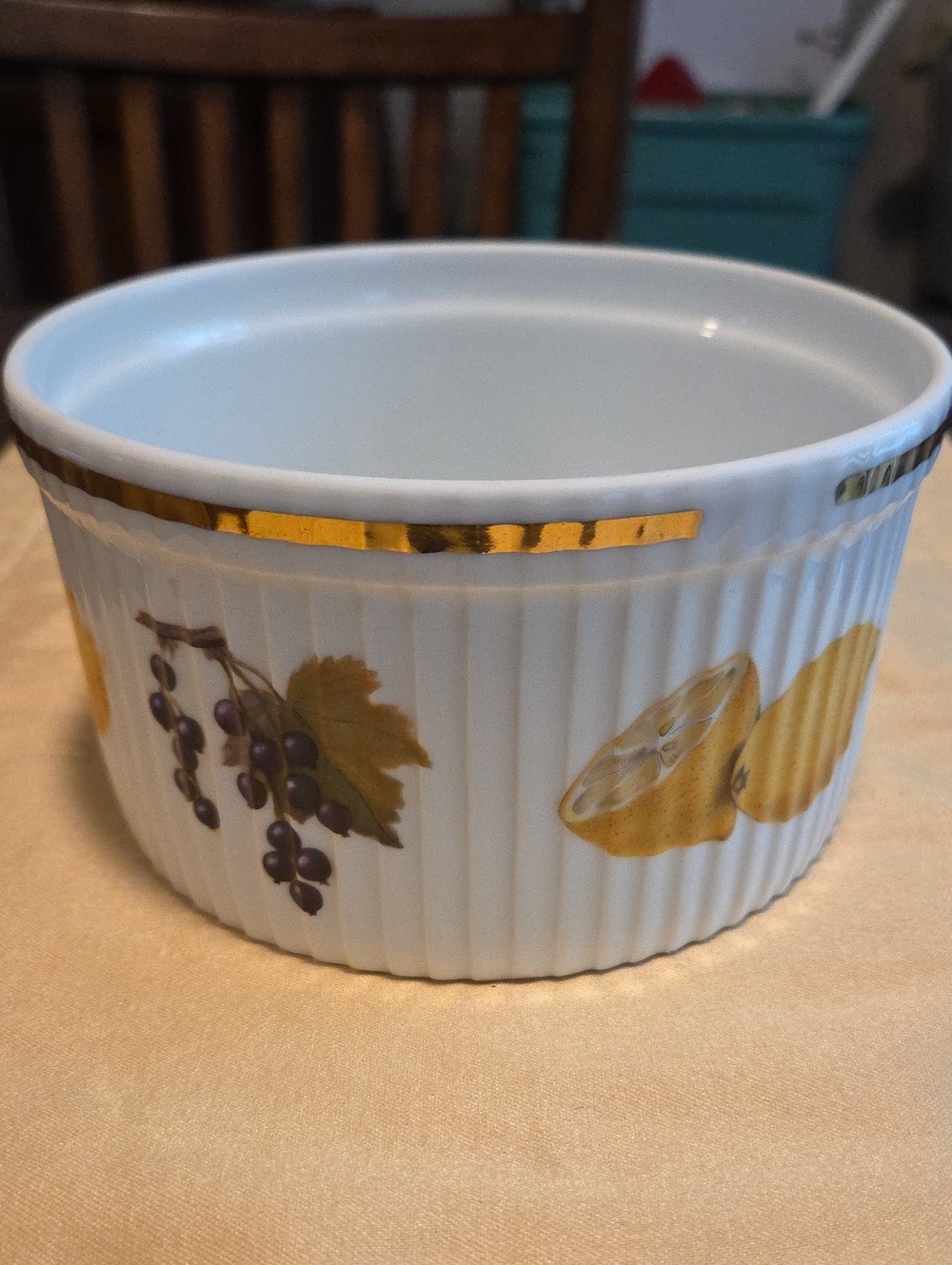 Royal Worcester Evesham Souffle Dis